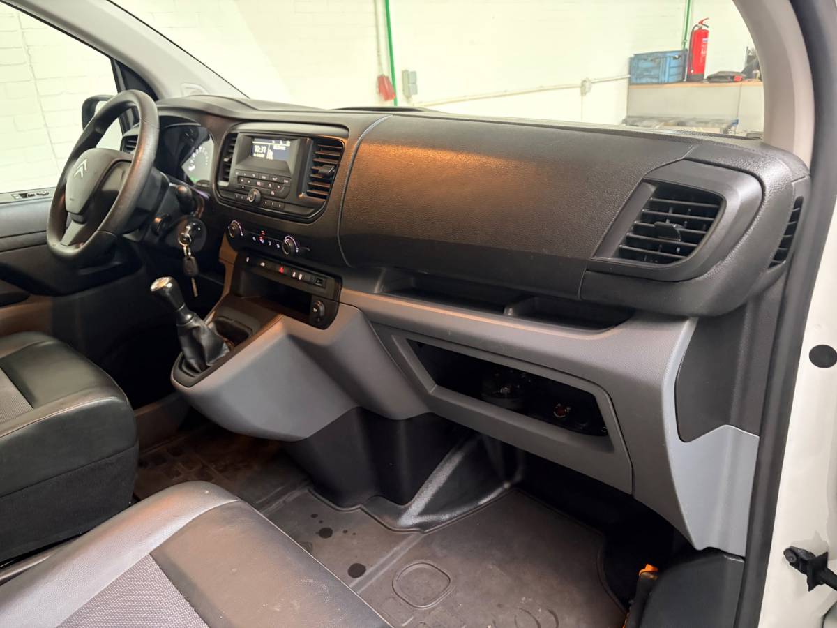Citroën Jumpy Citroen Jumpy Servicewagen 1.6 BlueHDI 95pk euro6 L2H1 V230 omvormer BOTT inrichting Standkachel Trekhaak 2000KG, RIJKLAARPRIJS!