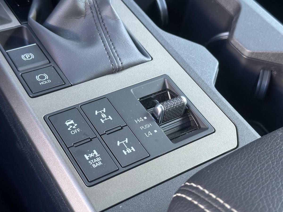 Toyota Land Cruiser Toyota Land Cruiser 2.8 D-4D landcruiser Blind Van Professional Executive Luxe Uitvoering!