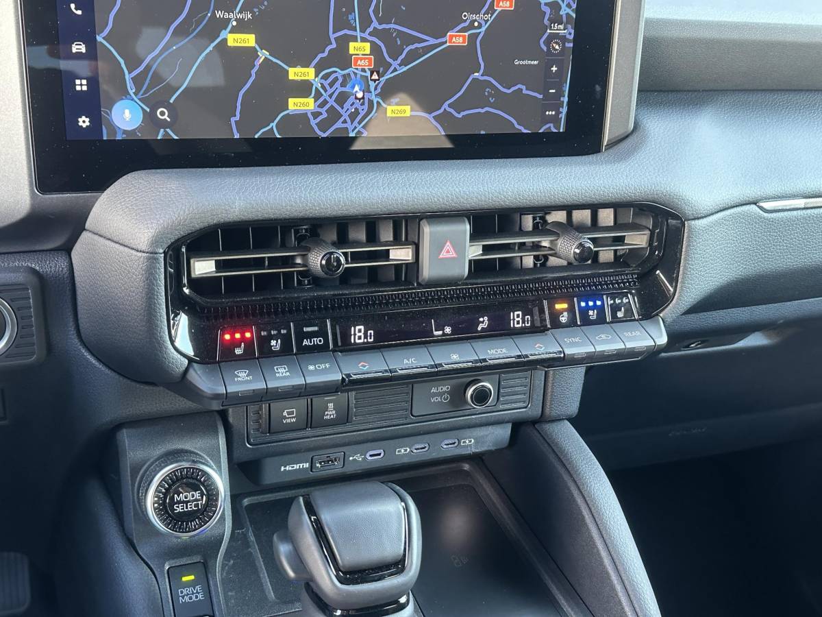 Toyota Land Cruiser Toyota Land Cruiser 2.8 D-4D landcruiser Blind Van Professional Executive Luxe Uitvoering!