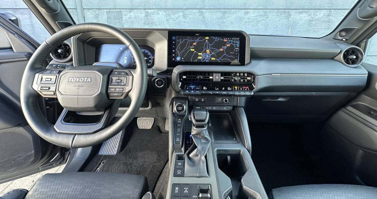 Toyota Land Cruiser Toyota Land Cruiser 2.8 D-4D landcruiser Blind Van Professional Executive Luxe Uitvoering!