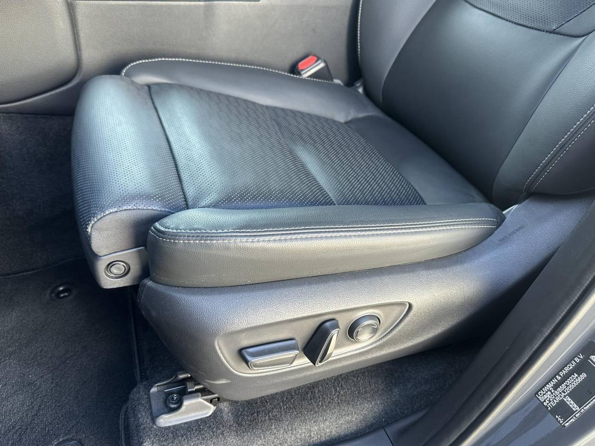 Toyota Land Cruiser Toyota Land Cruiser 2.8 D-4D landcruiser Blind Van Professional Executive Luxe Uitvoering!