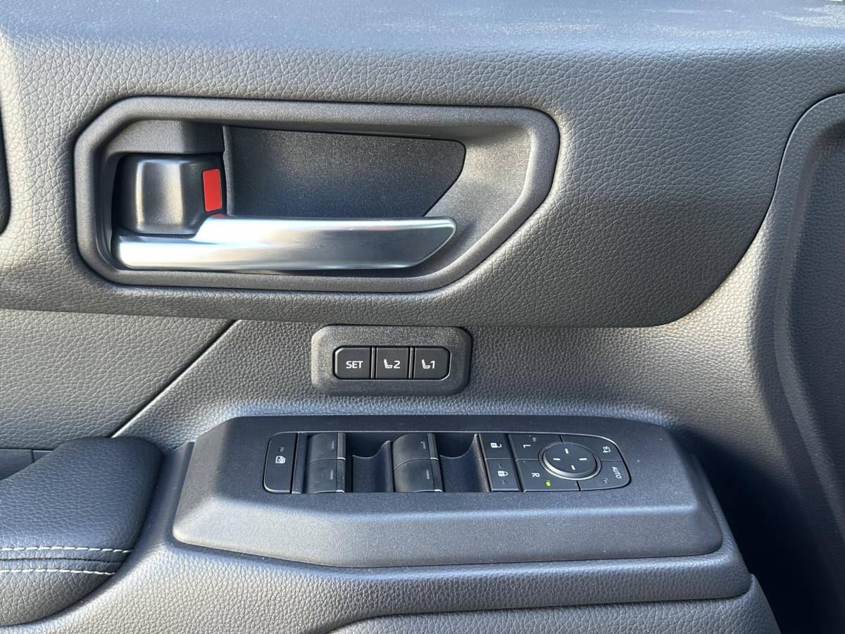 Toyota Land Cruiser Toyota Land Cruiser 2.8 D-4D landcruiser Blind Van Professional Executive Luxe Uitvoering!