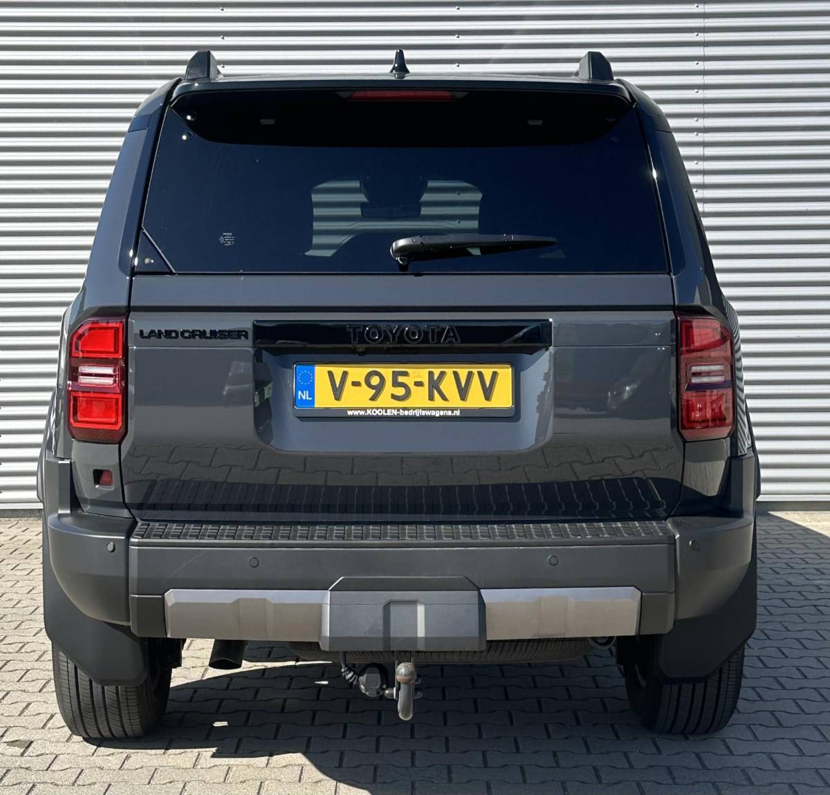 Toyota Land Cruiser Toyota Land Cruiser 2.8 D-4D landcruiser Blind Van Professional Executive Luxe Uitvoering!