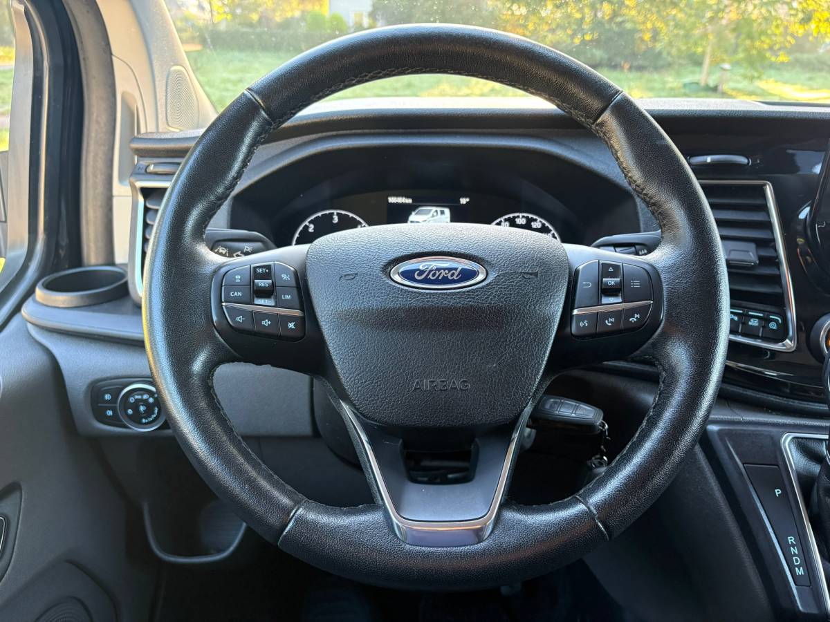 Ford Transit Custom Ford Transit Custom 300 2.0 TDCI L2H1 Limited DC170PK|DUBBELCABINE|automaat|ACC|stoelverwarming|trekhaak|blind spot|apple carplay