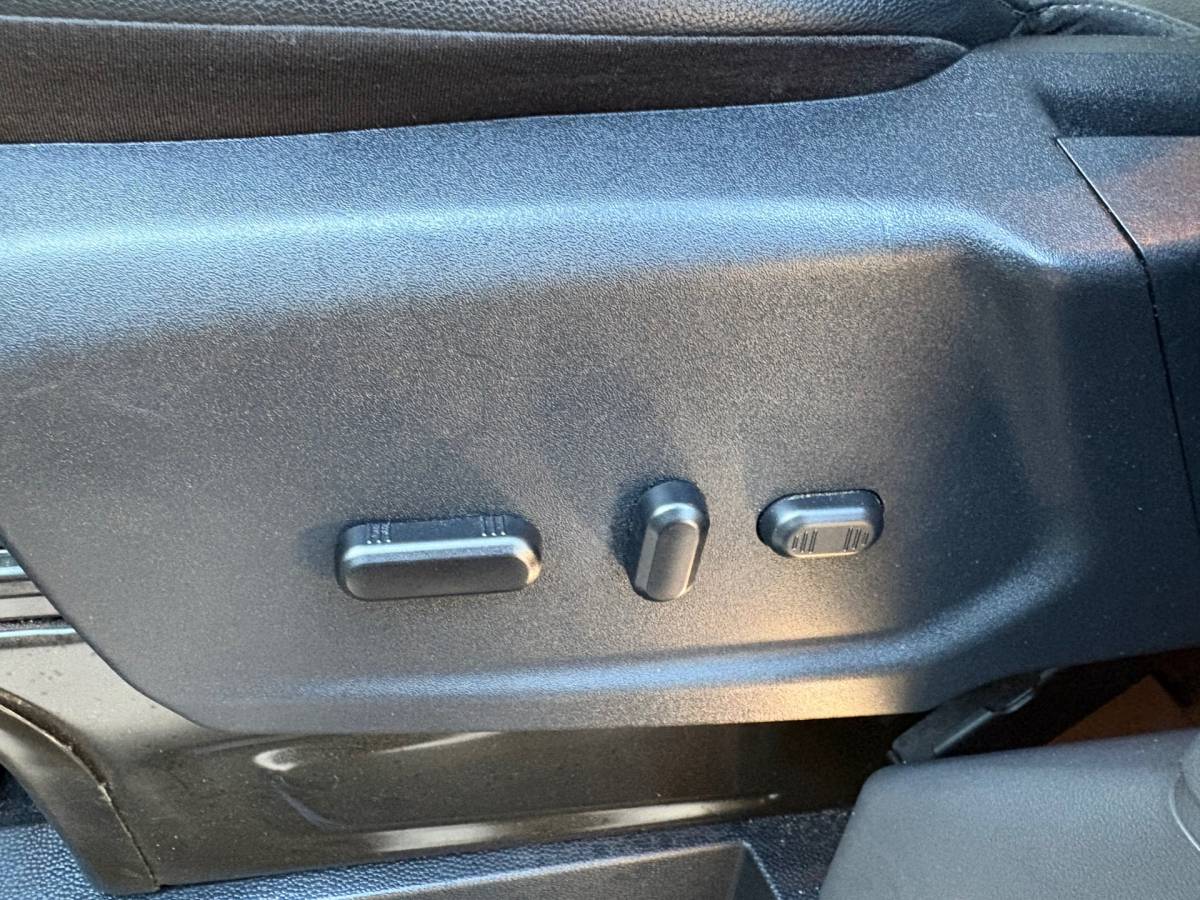 Ford Transit Custom Ford Transit Custom 300 2.0 TDCI L2H1 Limited DC170PK|DUBBELCABINE|automaat|ACC|stoelverwarming|trekhaak|blind spot|apple carplay
