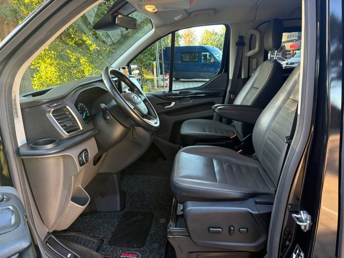 Ford Transit Custom Ford Transit Custom 300 2.0 TDCI L2H1 Limited DC170PK|DUBBELCABINE|automaat|ACC|stoelverwarming|trekhaak|blind spot|apple carplay