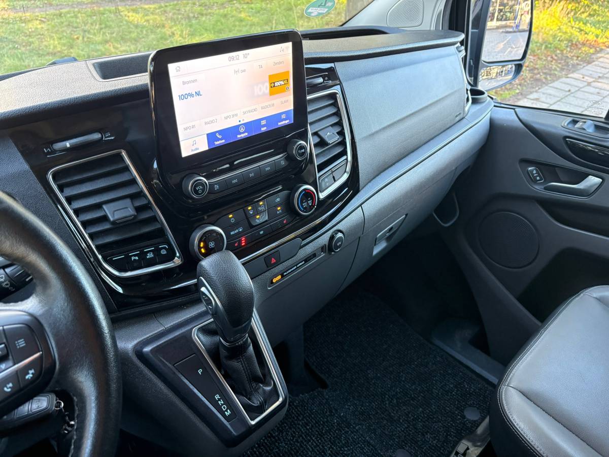 Ford Transit Custom Ford Transit Custom 300 2.0 TDCI L2H1 Limited DC170PK|DUBBELCABINE|automaat|ACC|stoelverwarming|trekhaak|blind spot|apple carplay