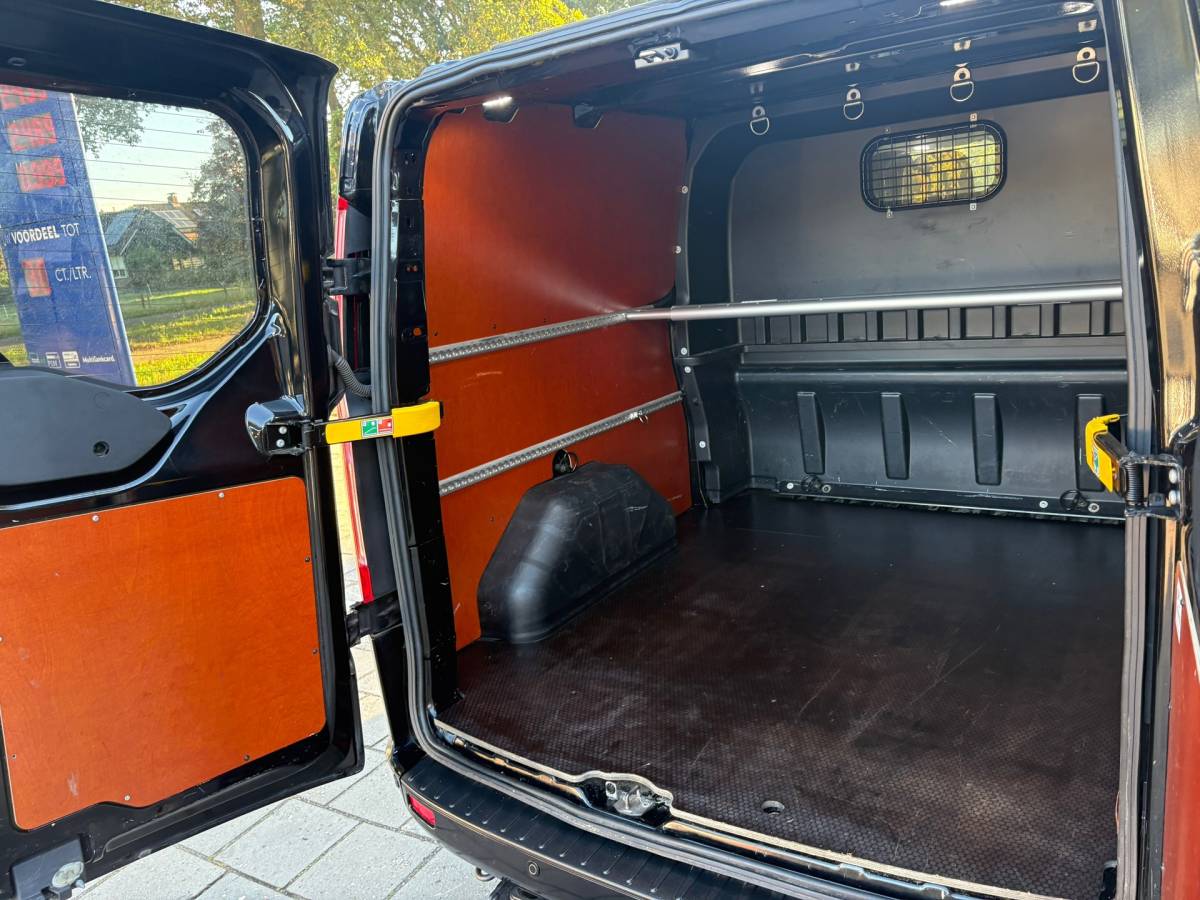 Ford Transit Custom Ford Transit Custom 300 2.0 TDCI L2H1 Limited DC170PK|DUBBELCABINE|automaat|ACC|stoelverwarming|trekhaak|blind spot|apple carplay