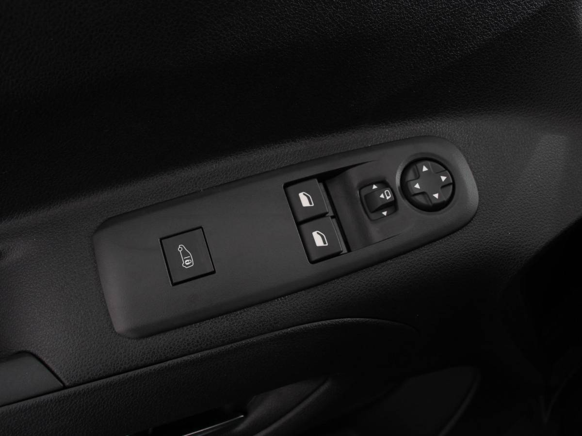Opel Combo Opel Combo 1.5 BlueHDi 130pk L2 Automaat  Apple Carplay / Android Auto Navigatie Trekhaak Airco Camera Cruise Control Parkeersensoren V+A DAB
