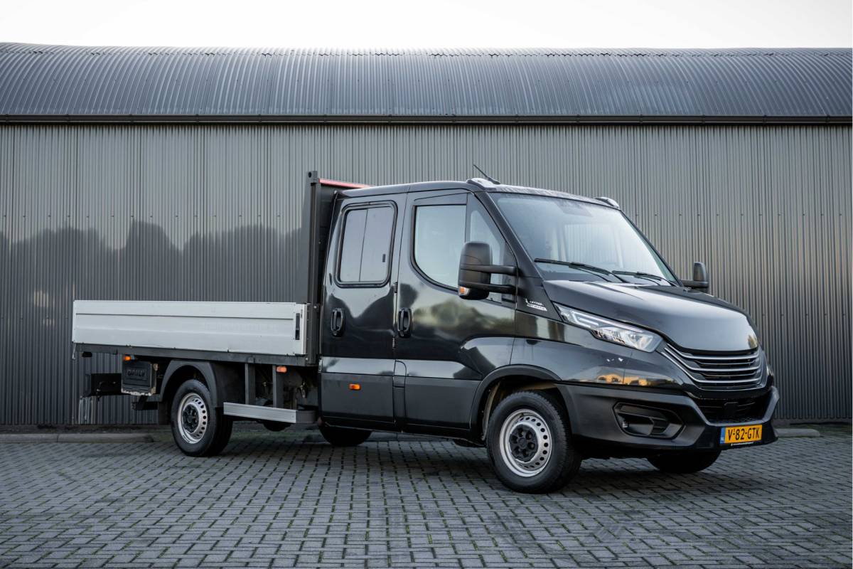 Iveco  Iveco 35S14 | 3-Zits | 1e Eigenaar | 3.5T Trekgewicht | Cruise | Navi | open laadbak 3.42M | Climatronic