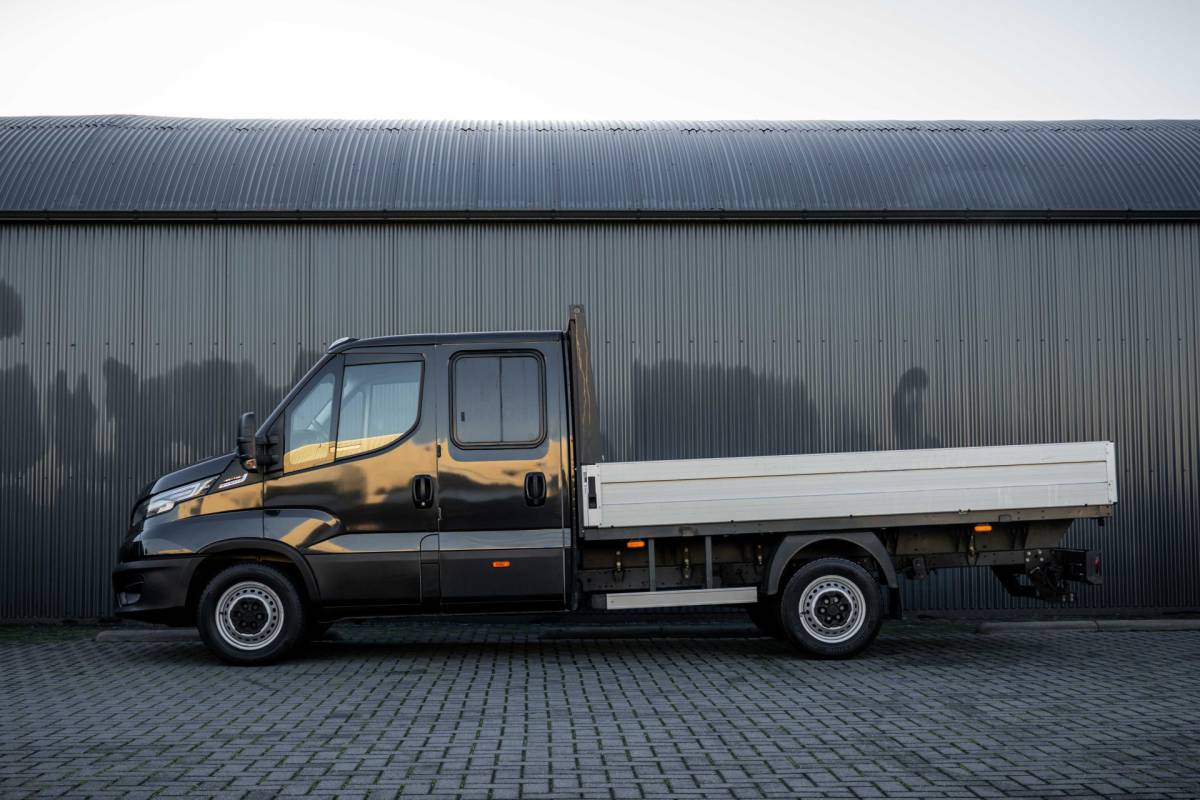 Iveco  Iveco 35S14 | 3-Zits | 1e Eigenaar | 3.5T Trekgewicht | Cruise | Navi | open laadbak 3.42M | Climatronic