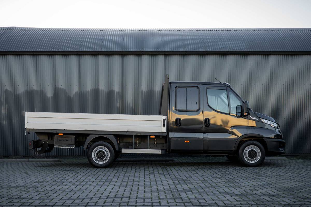 Iveco  Iveco 35S14 | 3-Zits | 1e Eigenaar | 3.5T Trekgewicht | Cruise | Navi | open laadbak 3.42M | Climatronic