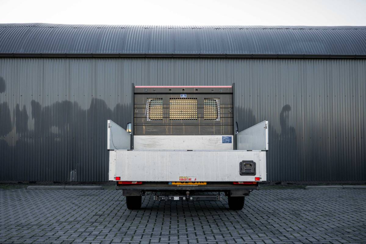 Iveco  Iveco 35S14 | 3-Zits | 1e Eigenaar | 3.5T Trekgewicht | Cruise | Navi | open laadbak 3.42M | Climatronic