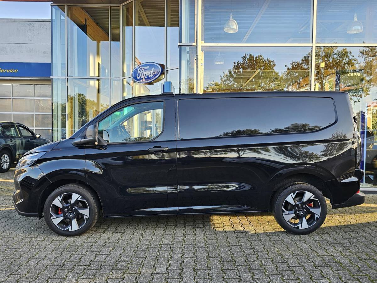 Ford Transit Custom Ford Transit Custom 320 2.0 TDCI L1H1 Trend 136 pk | Adaptive cruise | LED | Dodehoekdetectie | Achteruitrijcamera | Stoelverwarming | Zéér netjes | Uitgebreide fotoreportage volgt!