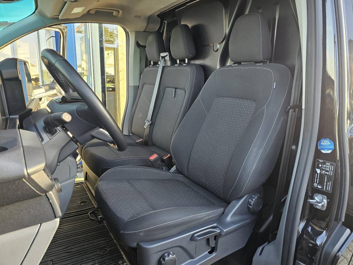 Ford Transit Custom Ford Transit Custom 320 2.0 TDCI L1H1 Trend 136 pk | Adaptive cruise | LED | Dodehoekdetectie | Achteruitrijcamera | Stoelverwarming | Zéér netjes | Uitgebreide fotoreportage volgt!