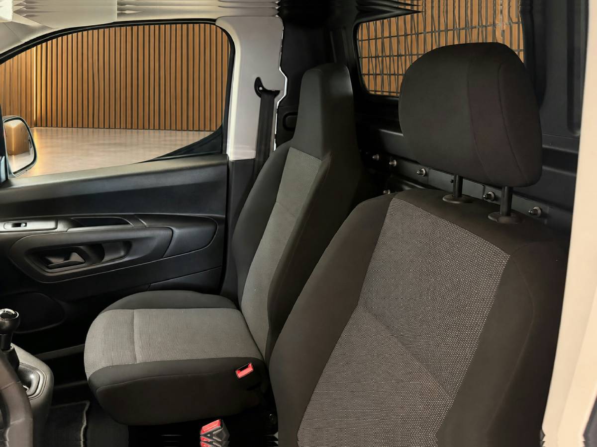 Peugeot Partner Peugeot Partner 1.6 BlueHDI Pro | Airco | Trekhaak | Marge