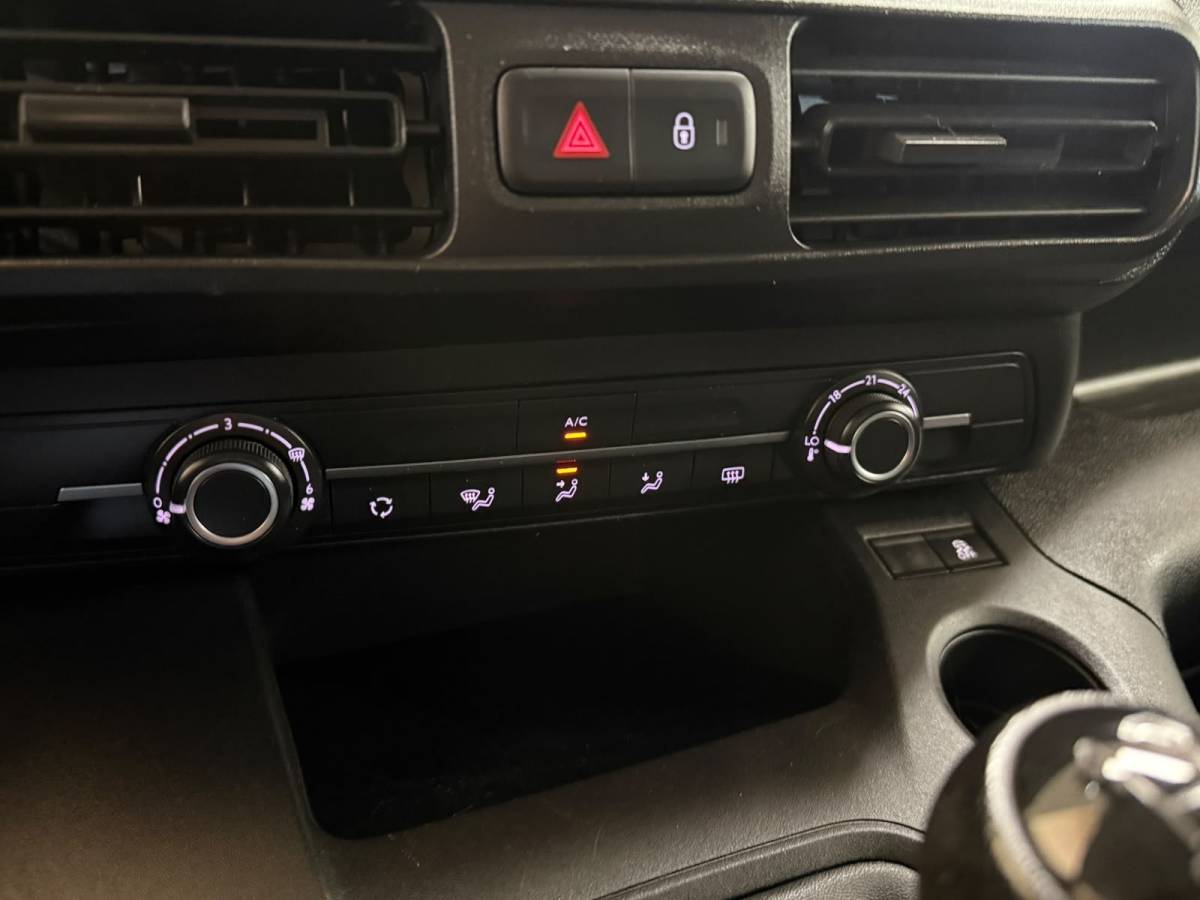 Peugeot Partner Peugeot Partner 1.6 BlueHDI Pro | Airco | Trekhaak | Marge
