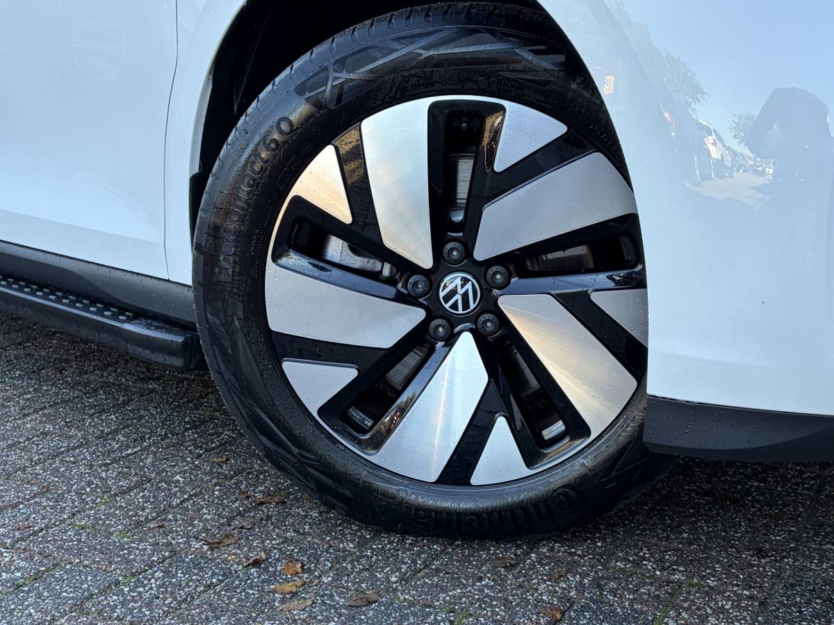 Volkswagen ID. Buzz Cargo Volkswagen 3-Pers ID. Buzz Cargo 77kWh Trekhaak Adap.Cruise Carplay Camera Orig.NL 1998KM!