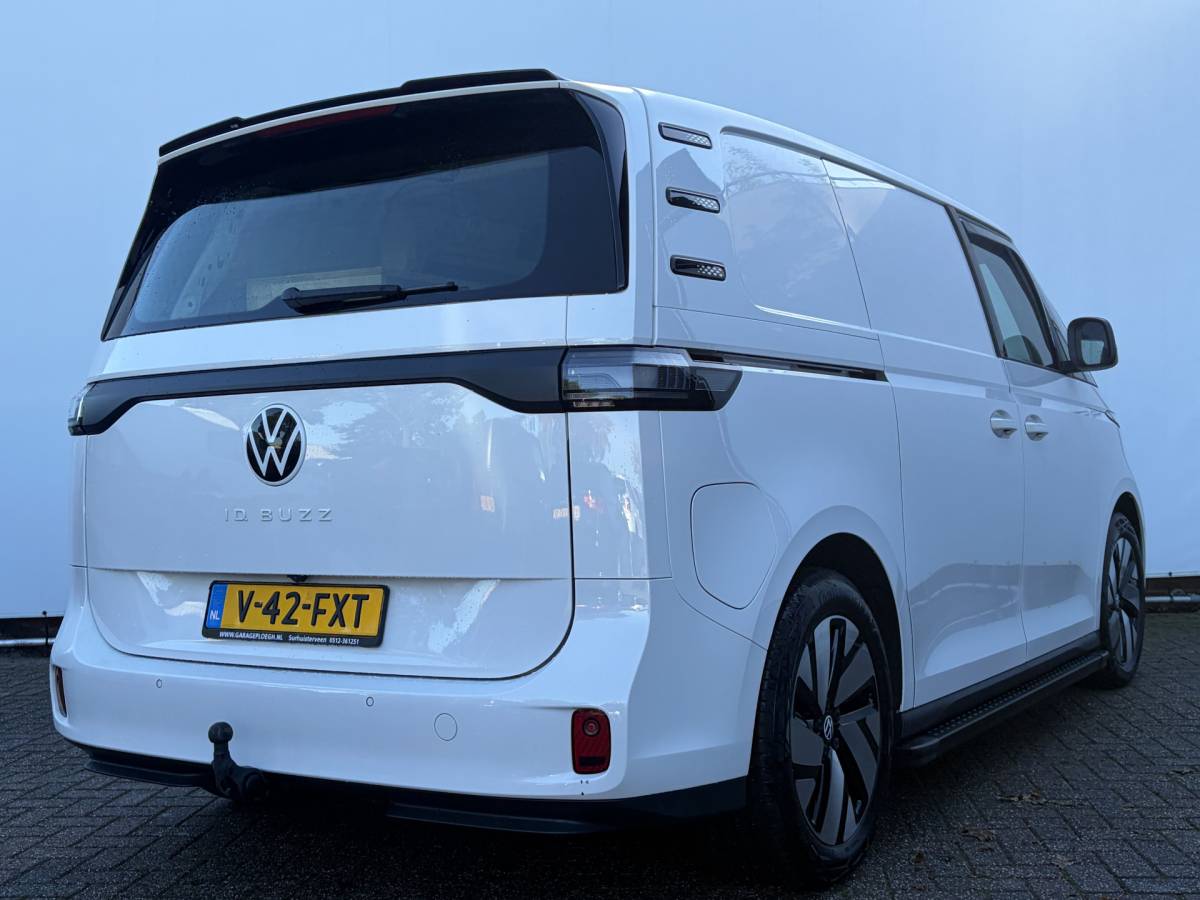 Volkswagen ID. Buzz Cargo Volkswagen 3-Pers ID. Buzz Cargo 77kWh Trekhaak Adap.Cruise Carplay Camera Orig.NL 1998KM!