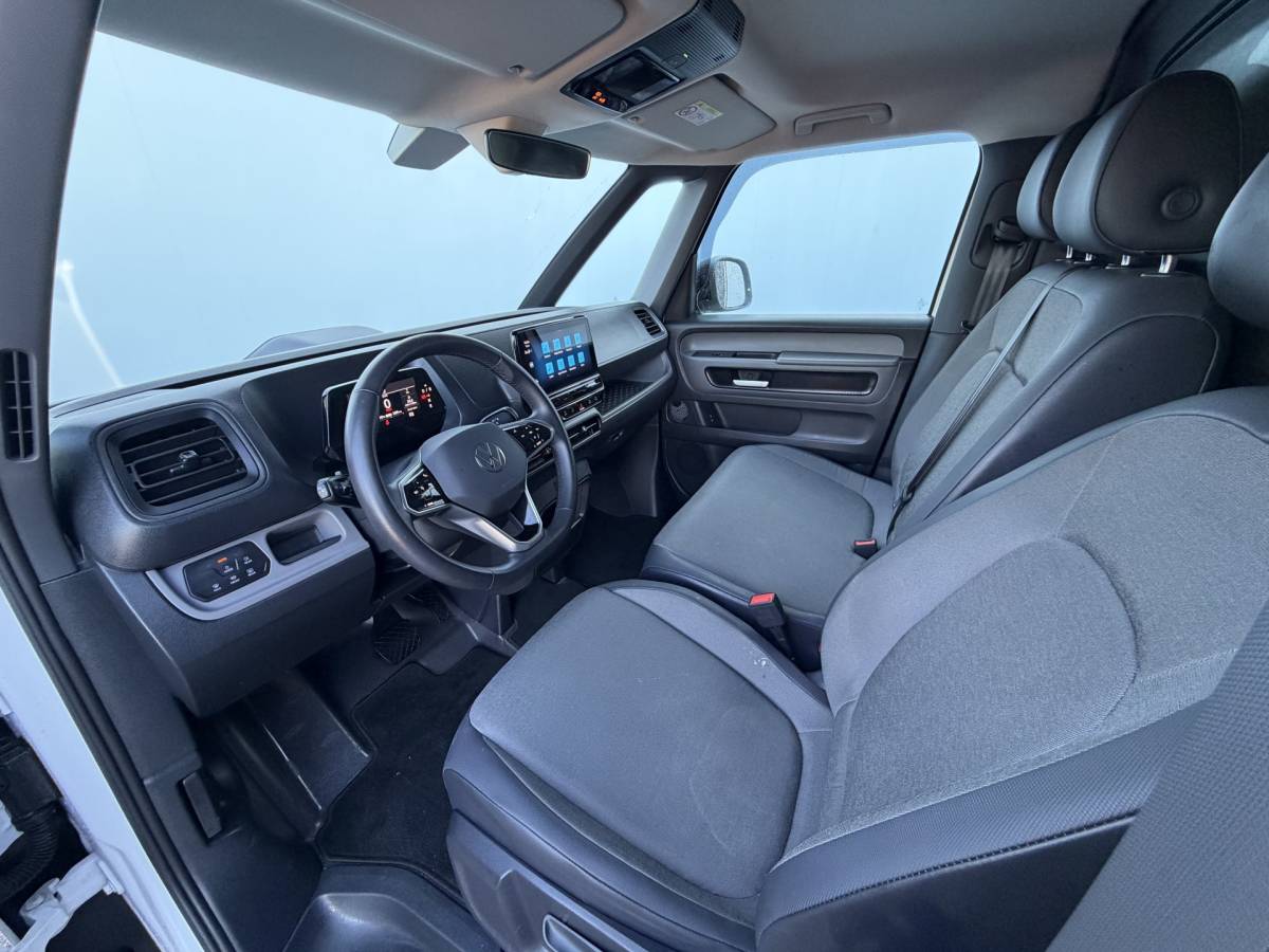 Volkswagen ID. Buzz Cargo Volkswagen 3-Pers ID. Buzz Cargo 77kWh Trekhaak Adap.Cruise Carplay Camera Orig.NL 1998KM!