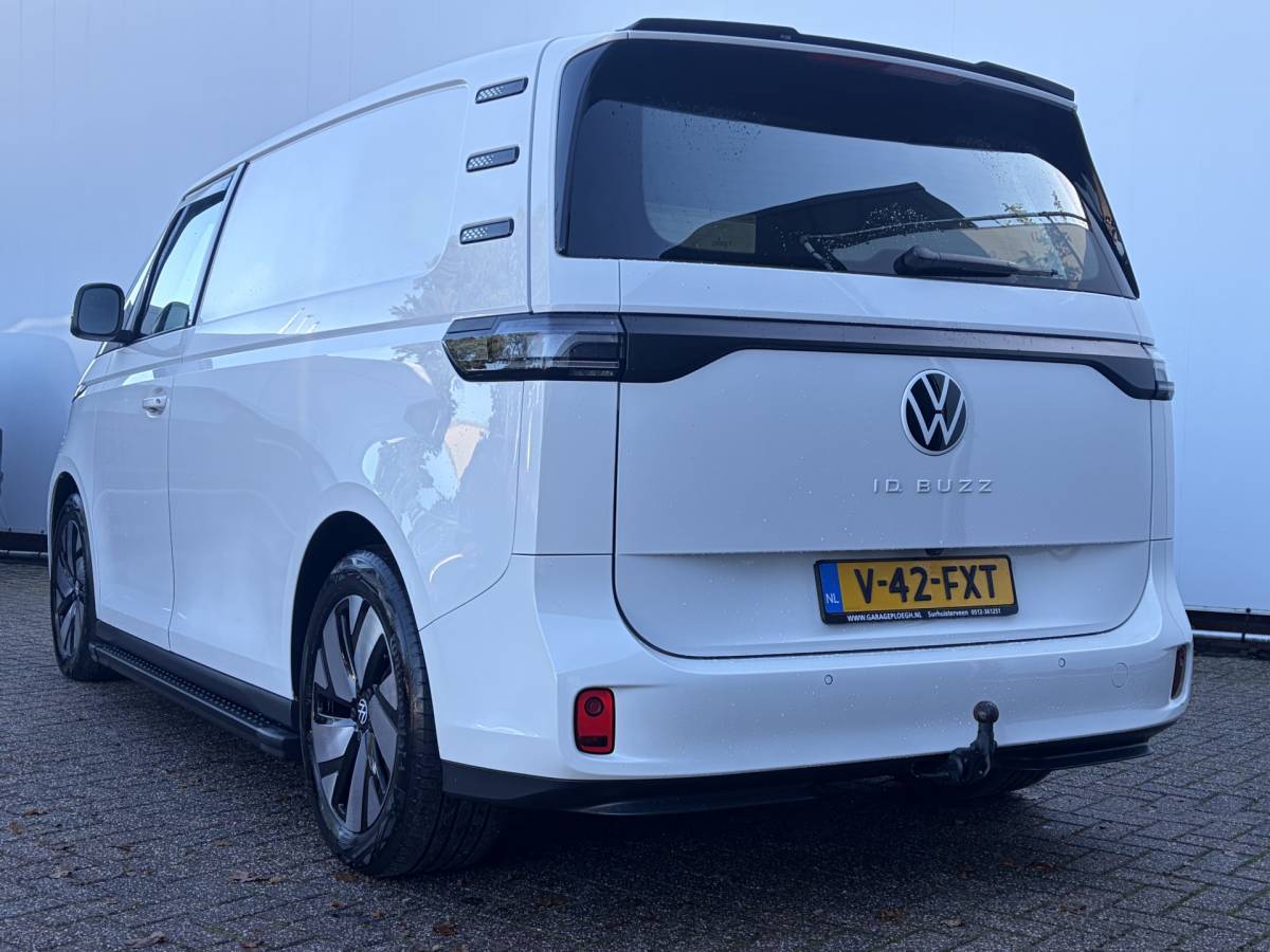 Volkswagen ID. Buzz Cargo Volkswagen 3-Pers ID. Buzz Cargo 77kWh Trekhaak Adap.Cruise Carplay Camera Orig.NL 1998KM!