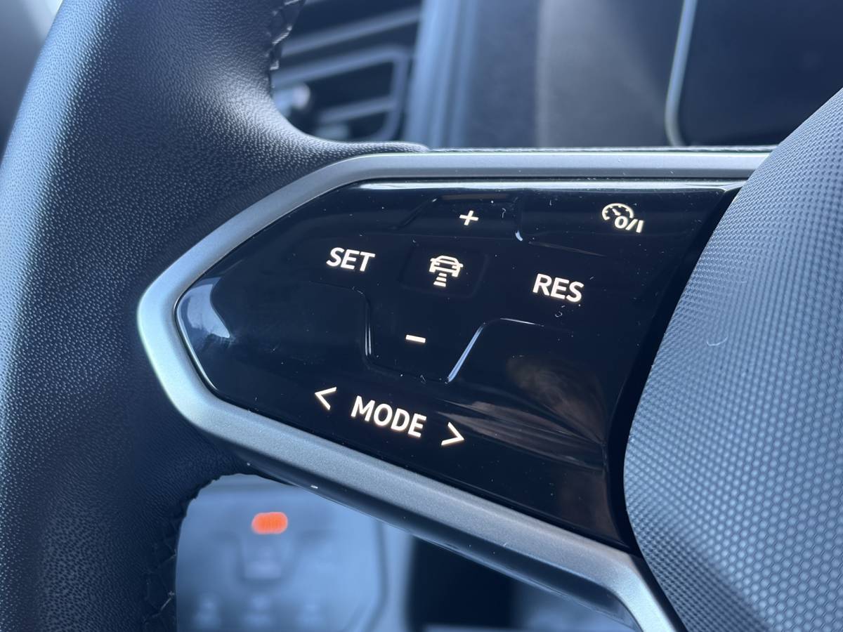 Volkswagen ID. Buzz Cargo Volkswagen 3-Pers ID. Buzz Cargo 77kWh Trekhaak Adap.Cruise Carplay Camera Orig.NL 1998KM!