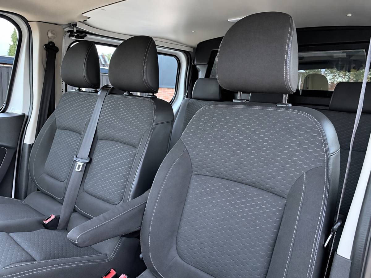 Opel Vivaro Opel Vivaro 1.6 CDTI L2H1 BI TURBO DUBBELE CABINE NIEUWSTAAT NAVI PDC AIRCO ELEKTR PAKKET