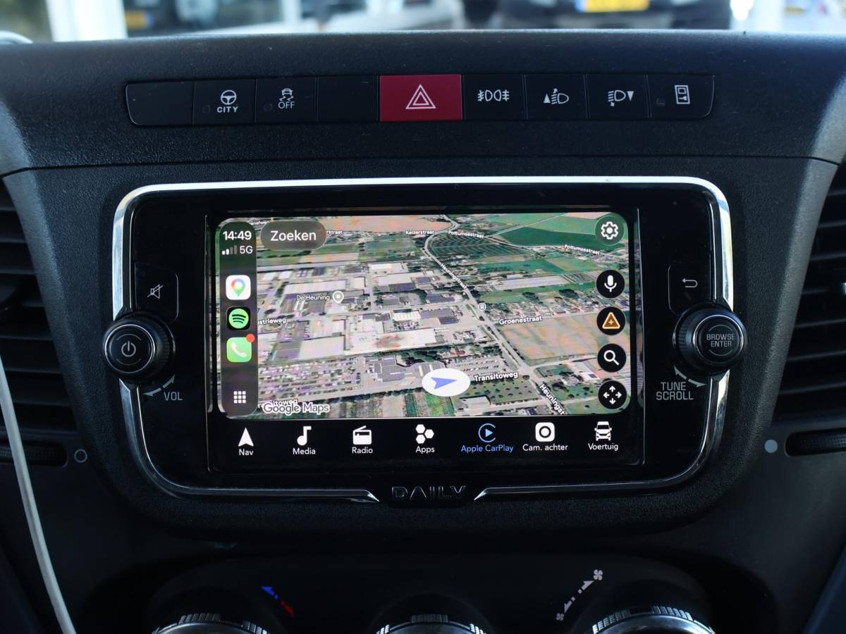 Iveco Daily Iveco Daily 3520L 3.0 180 PK AUT8. +TREKHAAK 3500 KG | CARPLAY | STANDKACHEL | CAMERA
