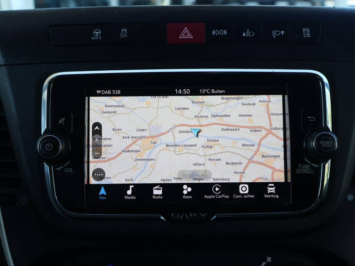 Iveco Daily Iveco Daily 3520L 3.0 180 PK AUT8. +TREKHAAK 3500 KG | CARPLAY | STANDKACHEL | CAMERA