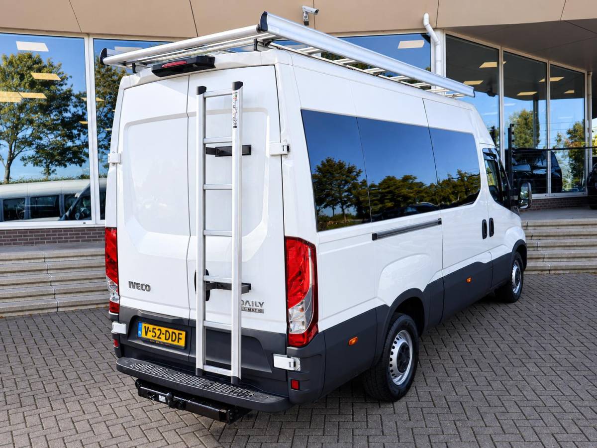 Iveco Daily Iveco Daily 3520L 3.0 180 PK AUT8. +TREKHAAK 3500 KG | CARPLAY | STANDKACHEL | CAMERA