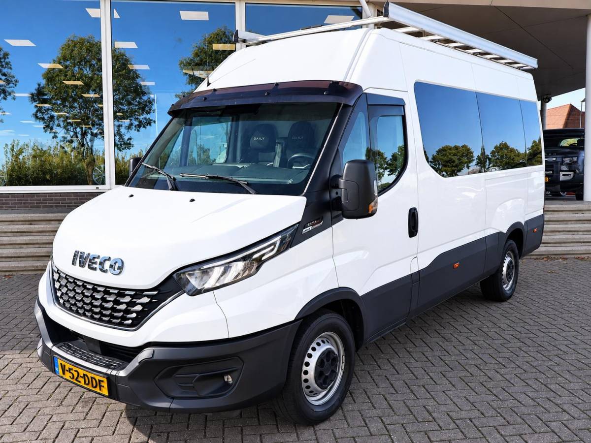 Iveco Daily Iveco Daily 3520L 3.0 180 PK AUT8. +TREKHAAK 3500 KG | CARPLAY | STANDKACHEL | CAMERA