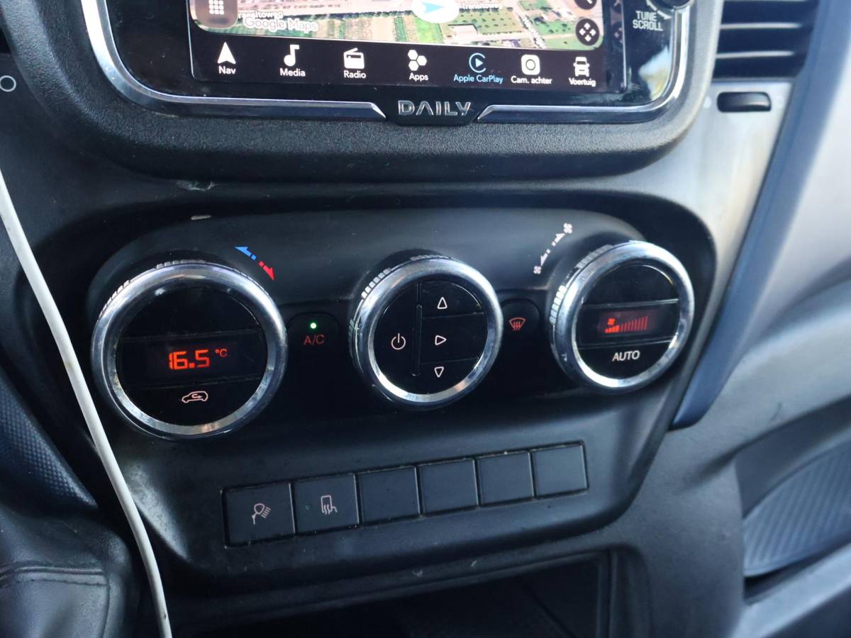 Iveco Daily Iveco Daily 3520L 3.0 180 PK AUT8. +TREKHAAK 3500 KG | CARPLAY | STANDKACHEL | CAMERA