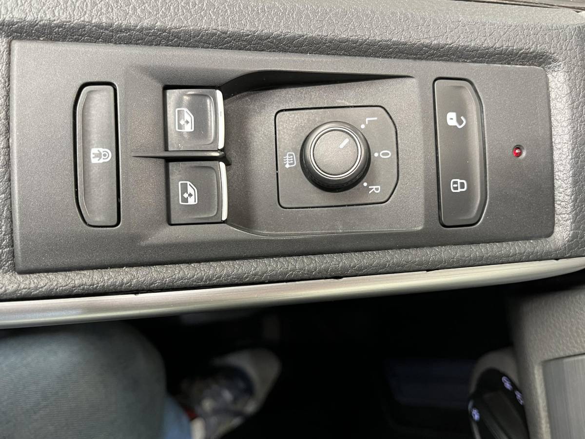 Volkswagen Transporter Volkswagen Transporter 2.0 TDI L2H1 Dubbele Cabine Highline Automaat Airco Cruise Control Apple Carplay/Android Auto Trekhaak Parkeersensoren