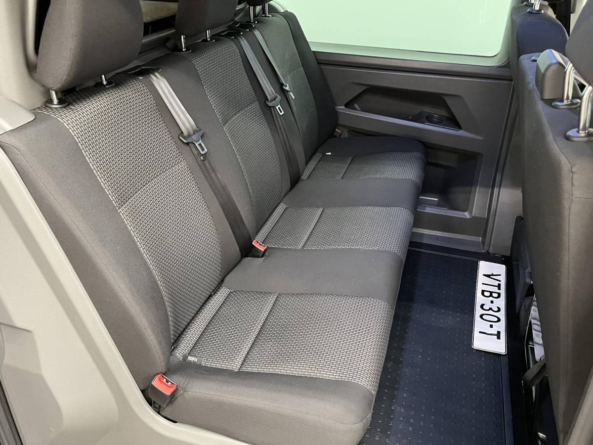 Volkswagen Transporter Volkswagen Transporter 2.0 TDI L2H1 Dubbele Cabine Highline Automaat Airco Cruise Control Apple Carplay/Android Auto Trekhaak Parkeersensoren