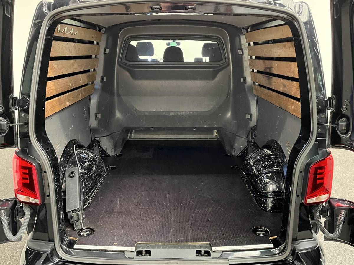 Volkswagen Transporter Volkswagen Transporter 2.0 TDI L2H1 Dubbele Cabine Highline Automaat Airco Cruise Control Apple Carplay/Android Auto Trekhaak Parkeersensoren