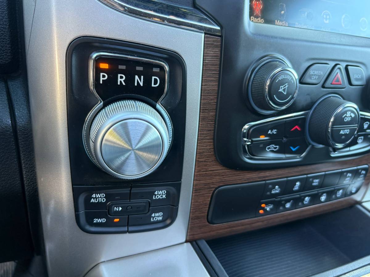 Dodge Ram 1500 Dodge Ram 1500 5.7 V8 Quad Cab 6’4|401PK|NAP|Automaat|trekhaak 3500KG|schuif/- kanteldak|stoelkoeling|Stuur- stuurverwarming|cruis