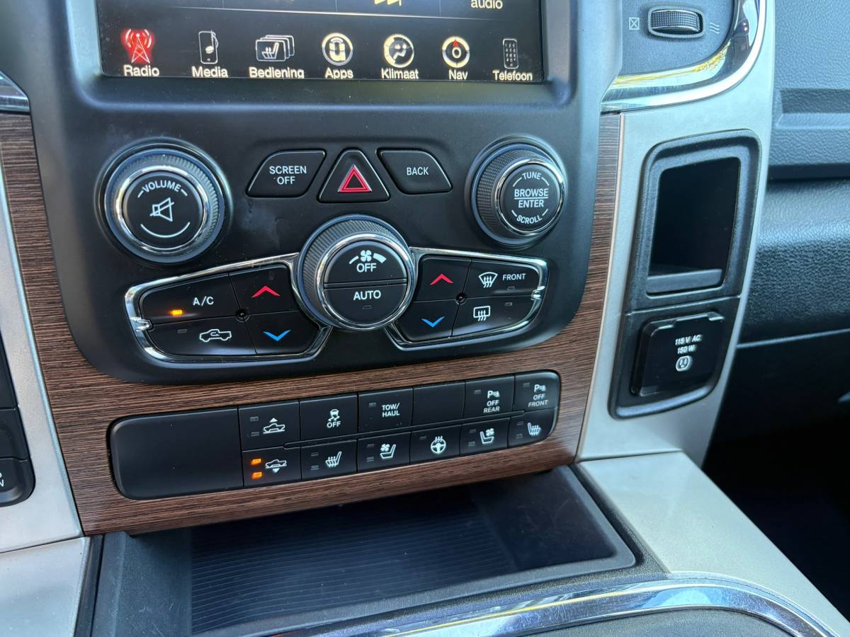 Dodge Ram 1500 Dodge Ram 1500 5.7 V8 Quad Cab 6’4|401PK|NAP|Automaat|trekhaak 3500KG|schuif/- kanteldak|stoelkoeling|Stuur- stuurverwarming|cruis