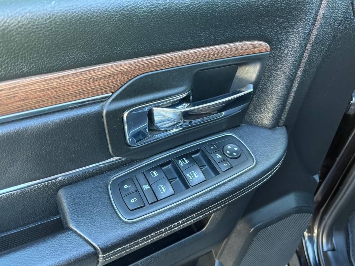 Dodge Ram 1500 Dodge Ram 1500 5.7 V8 Quad Cab 6’4|401PK|NAP|Automaat|trekhaak 3500KG|schuif/- kanteldak|stoelkoeling|Stuur- stuurverwarming|cruis