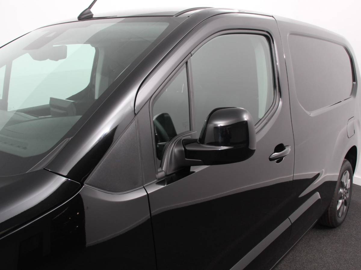 Opel Combo Opel Combo 1.5 BlueHDi 130 S&S L2 Automaat Apple Carplay / Android Auto Navigatie Trekhaak Airco Camera Cruise Control Parkeersensoren V+A DAB