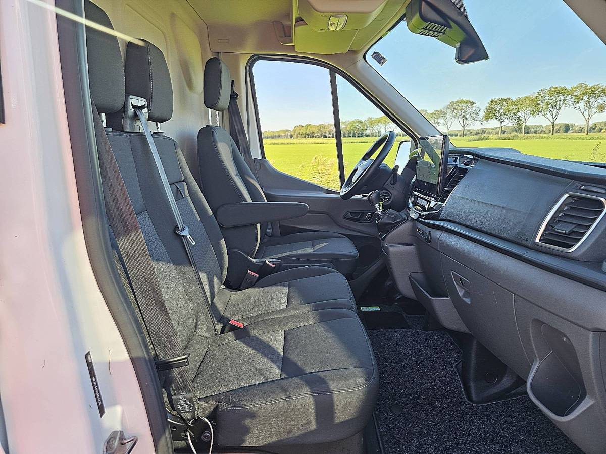 Ford Transit FORD TRANSIT 2.0 L3H3 RWD Airco Navi Camera Apple Carplay 3 Zits BPM Vrij Cruise Control Euro6