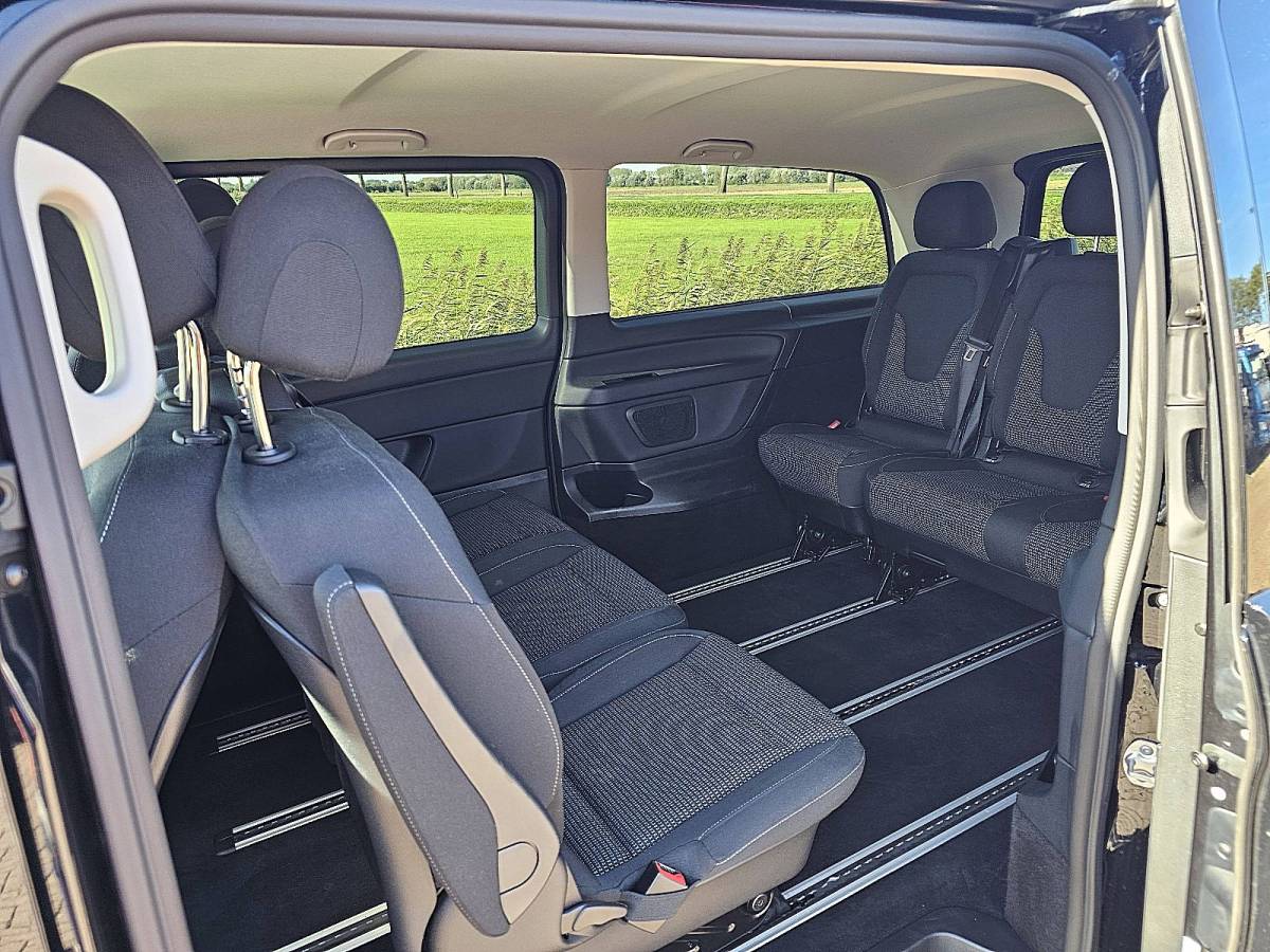 Mercedes-Benz EQV MERCEDES-BENZ EQV 300 ExtraLang L3 8 Persoons 2x Elektrische Schuifdeur LED PDC Airco Mbux Navi Cruise Control Camera 90 kWh Automaat 204 PK!
