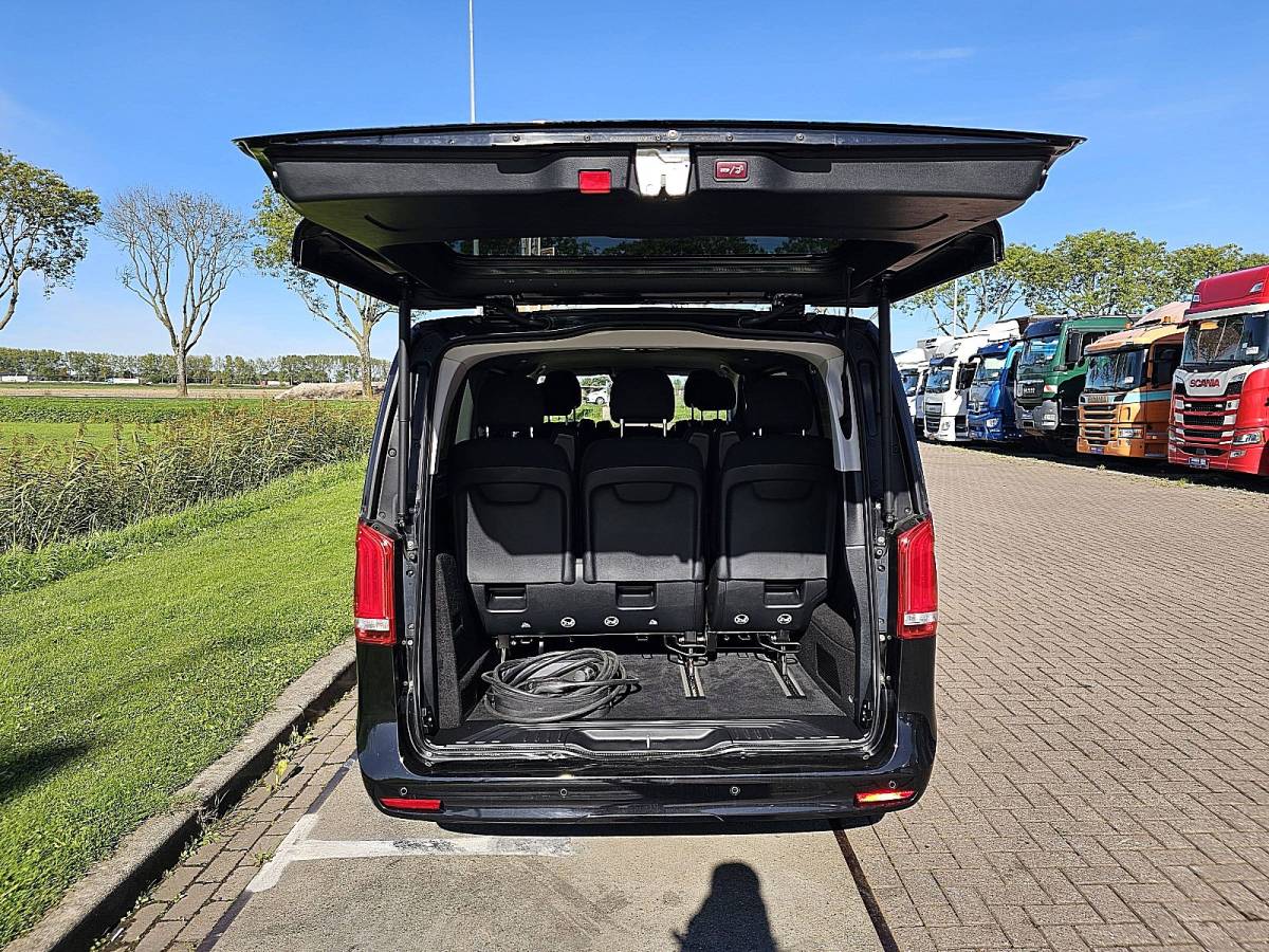 Mercedes-Benz EQV MERCEDES-BENZ EQV 300 ExtraLang L3 8 Persoons 2x Elektrische Schuifdeur LED PDC Airco Mbux Navi Cruise Control Camera 90 kWh Automaat 204 PK!