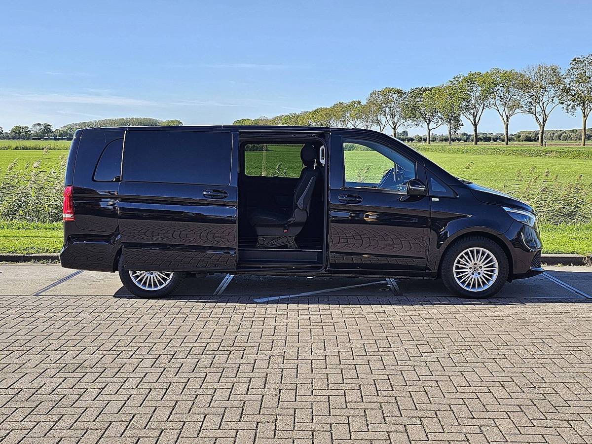 Mercedes-Benz EQV MERCEDES-BENZ EQV 300 ExtraLang L3 8 Persoons 2x Elektrische Schuifdeur LED PDC Airco Mbux Navi Cruise Control Camera 90 kWh Automaat 204 PK!
