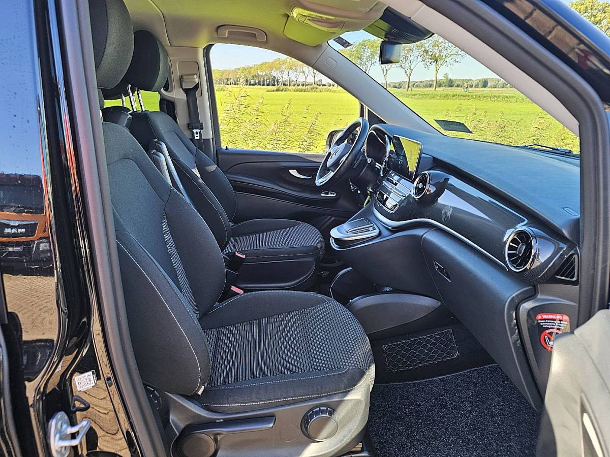 Mercedes-Benz EQV MERCEDES-BENZ EQV 300 ExtraLang L3 8 Persoons 2x Elektrische Schuifdeur LED PDC Airco Mbux Navi Cruise Control Camera 90 kWh Automaat 204 PK!