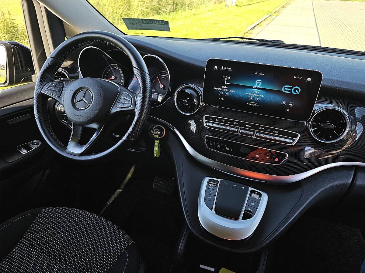Mercedes-Benz EQV MERCEDES-BENZ EQV 300 ExtraLang L3 8 Persoons 2x Elektrische Schuifdeur LED PDC Airco Mbux Navi Cruise Control Camera 90 kWh Automaat 204 PK!