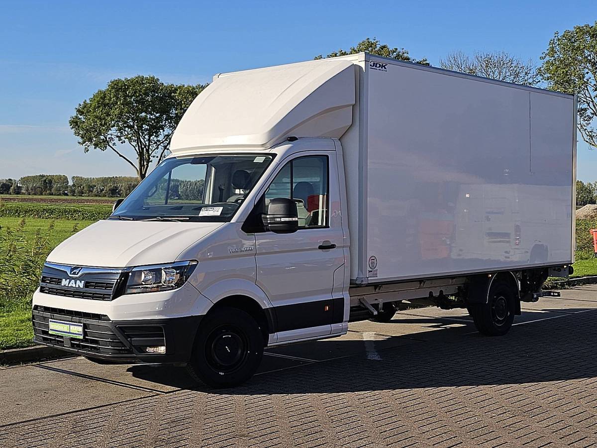 MAN TGE M.A.N. TGE 3.180 Bakwagen Laadklep Zijdeur Spoiler 177Pk Euro6 Navi Camera CruiseControl!