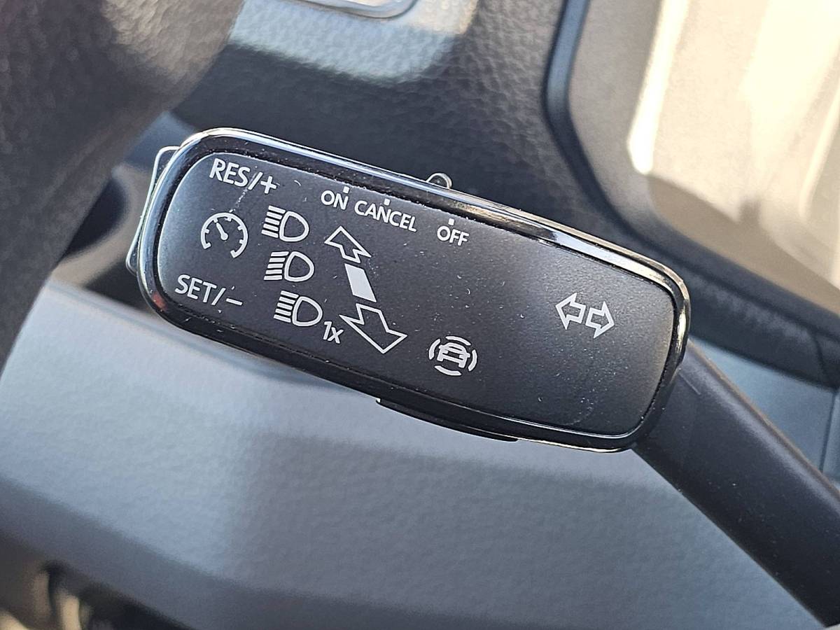 Volkswagen Crafter VOLKSWAGEN CRAFTER 35 2.0 Bakwagen Laadklep Zijdeur Lat-om-Lat Betimmerd Spoiler Euro6140Pk Bpm-Vrij!