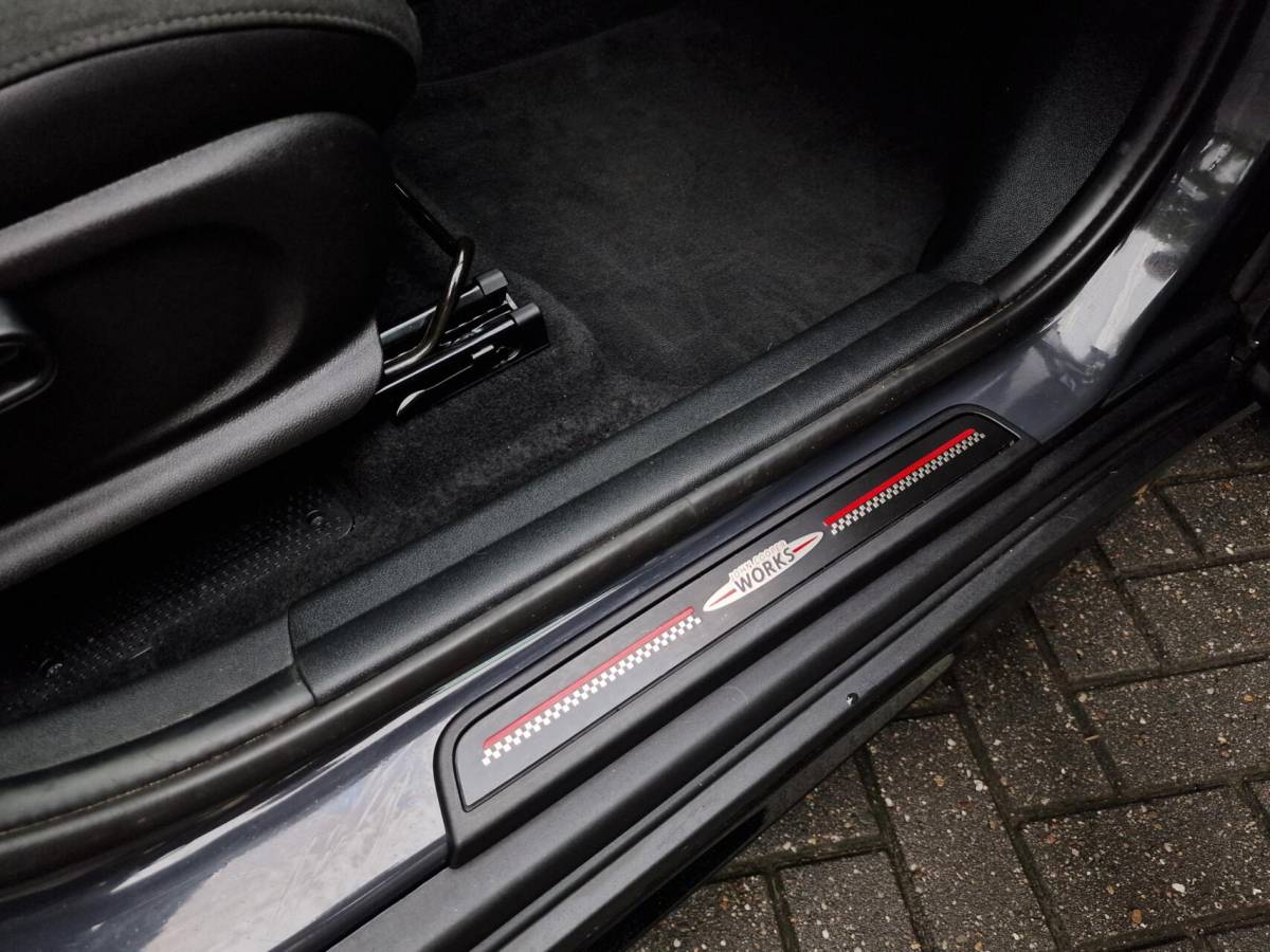 MINI Countryman Mini Countryman 2.0 John Cooper Works ALL4 Chili 306PK|NL-auto|Pano|19-inch|Carplay|Camera|JW-Sport-uitlaat|eerste-eigenaar|
