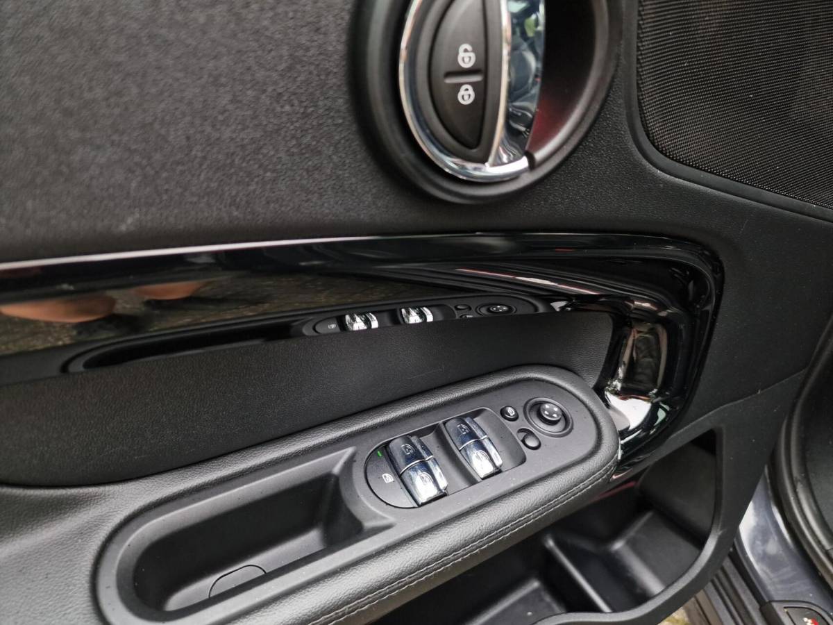 MINI Countryman Mini Countryman 2.0 John Cooper Works ALL4 Chili 306PK|NL-auto|Pano|19-inch|Carplay|Camera|JW-Sport-uitlaat|eerste-eigenaar|