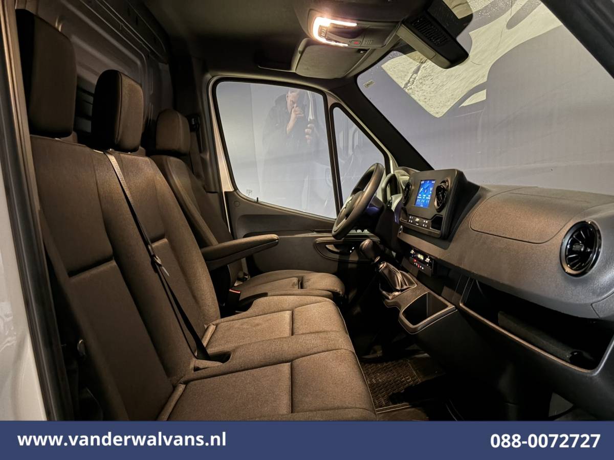 Mercedes-Benz Sprinter Mercedes-Benz Sprinter 317 CDI 170pk L3H2 Euro6 Airco | 360 Graden Camera | Navigatie | Chauffeursstoel | Apple Carplay Cruisecontrol, Android Auto, Stoelverwarming, 270 Graden Achterdeuren, Parkeersensoren, Bijrijdersbank